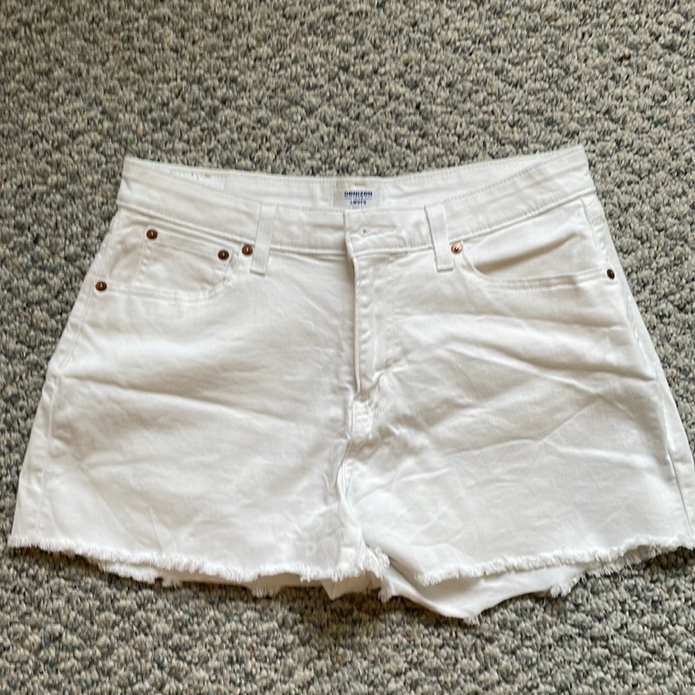 Denizen from Levi’s white high rise shorts